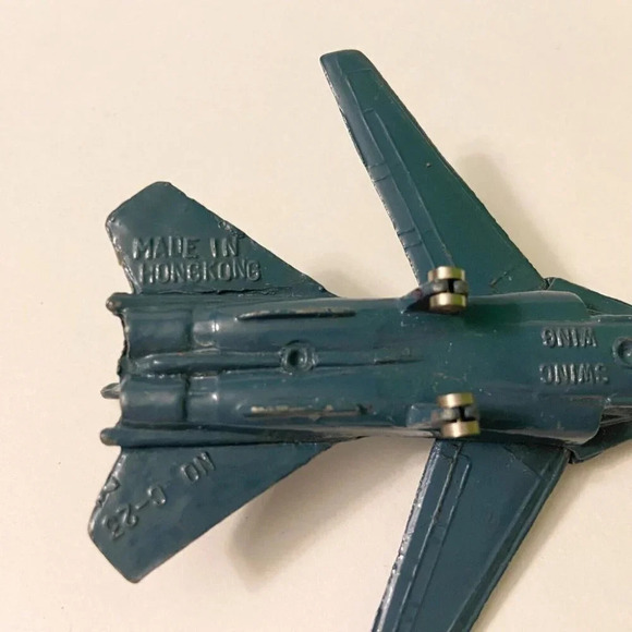 Vintage USAF  F111 Swing Wing Aircraft Diecast Toy Made In Hong Kong - Picture 7 of 10